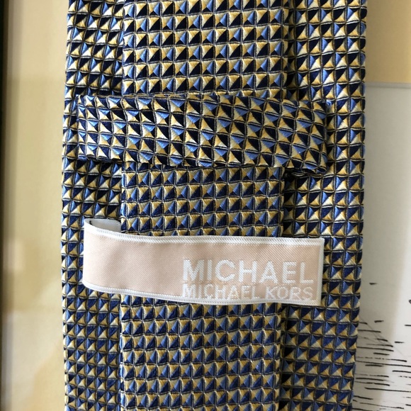 MICHAEL Michael Kors 100% Silk Necktie - Picture 6 of 8